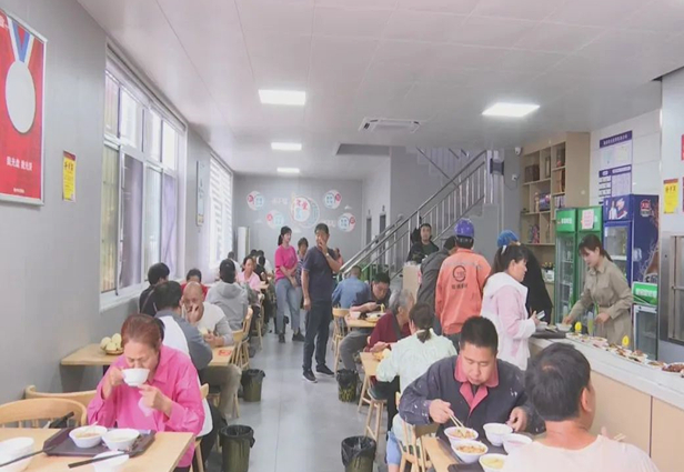 埇桥区：社区小餐桌托起温暖大民生